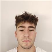 Estudiant de batxillerat amb capacitat de donar clases a nens